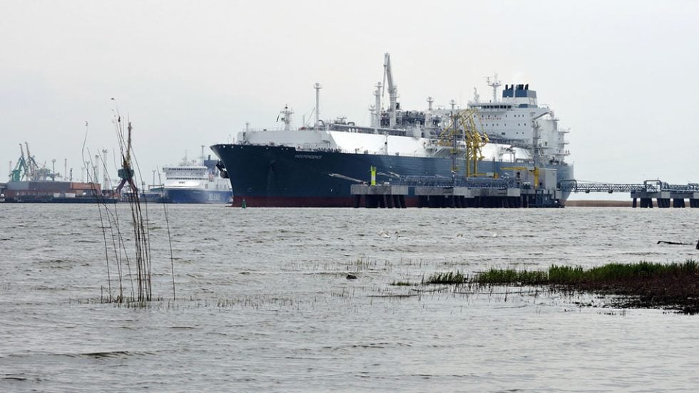floating storage regasification units